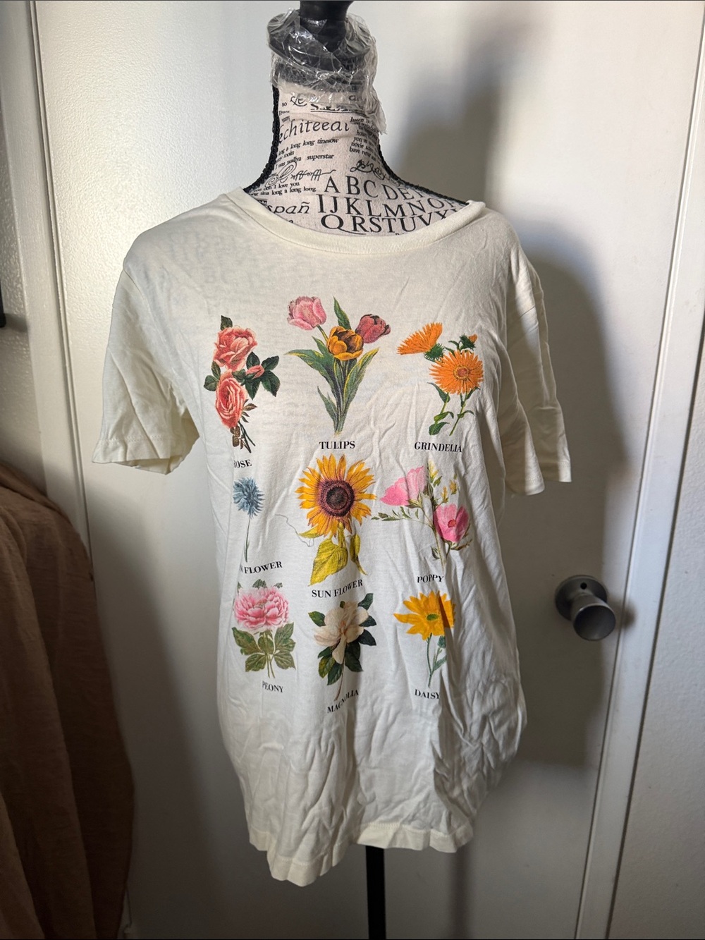 Fifth Sun Cream Floral Botanical Print Short Sleeve Tee